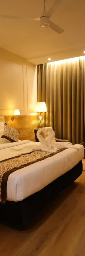 Hotel Aashray Inn，位于胡布利的酒店