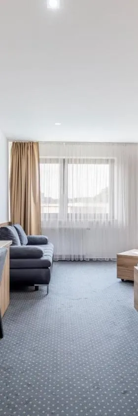 Sport HOTEL Centrum，位于瓦拉什斯凯梅济日奇的酒店