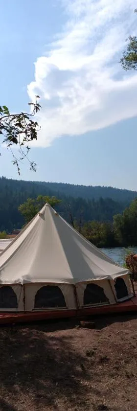 Snake River Glamping，位于Irwin的酒店