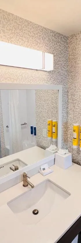 Home2 Suites By Hilton Pensacola Airport Medical Center，位于彭萨科拉的酒店