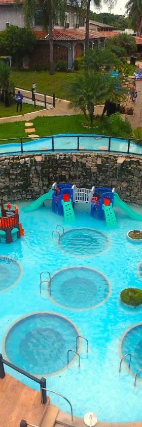 Village Resort，位于雅博蒂卡图巴斯的酒店