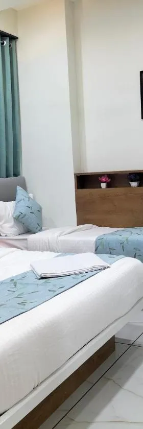 Hotel Paris Plaza，位于艾哈迈达巴德的酒店