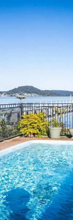 Waterfront Oasis at Central Coast，位于Tascott的酒店