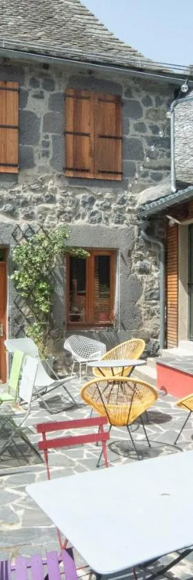 La Maison - Hôtel & Gîte，位于拉吉约勒的酒店