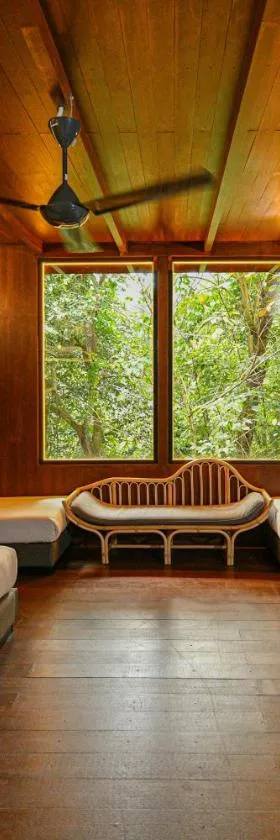 The HIJAU Camp & Cabin，位于务边的酒店