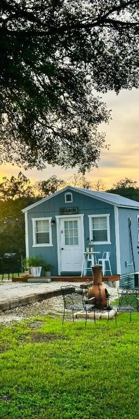 Tiny house - Our little piece of paradise，位于Lakehills的酒店