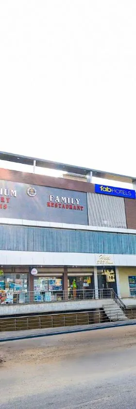 FabHotel SRS Grand - Nr Mahindra University, Gandi Maisamma，位于海得拉巴的酒店