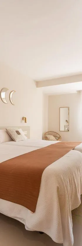 Hostal Lóbrega，位于Torrecilla en Cameros的酒店