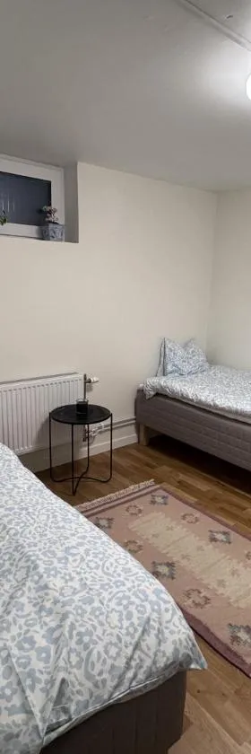 Entire Apartment 20 sqm Modern & Free Parking，位于于默奥的酒店