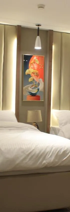Azmal Hotel & Suites，位于伊尔比德的酒店