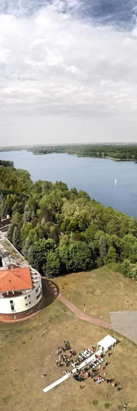 Hotel Edison Poznań Lotnisko Ławica，位于Baranowo的酒店