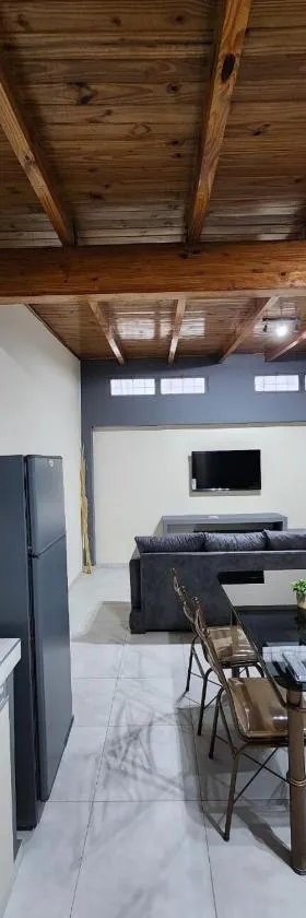 Departamento centro Maipú Mza, sobre ruta del vino, equipado para 4 personas，位于迈普的酒店