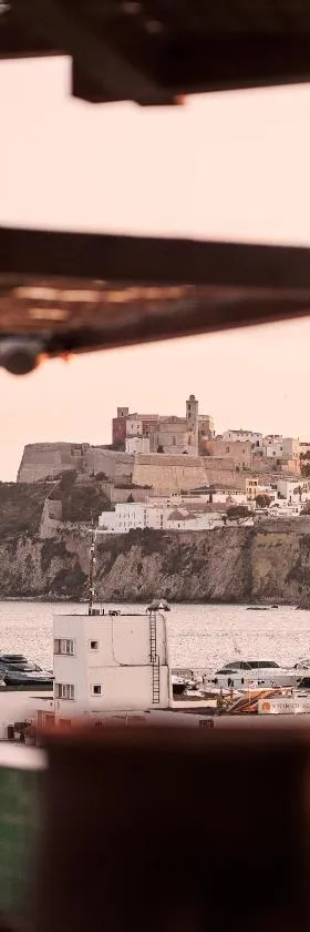 Mikasa Ibiza Boutique Hotel ADULTS ONLY，位于伊维萨镇的酒店