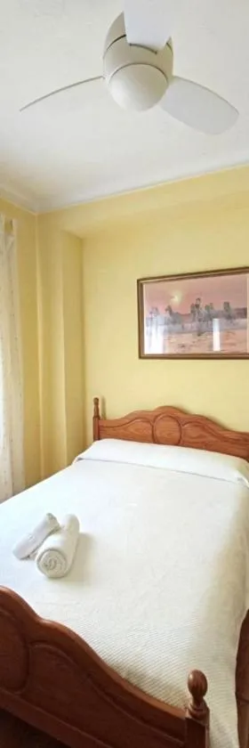Hostal R-Conecta，位于Cuevas de San Marcos的酒店