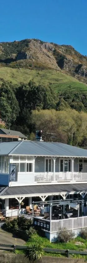 Ōtoromiro Hotel，位于Governors Bay的酒店