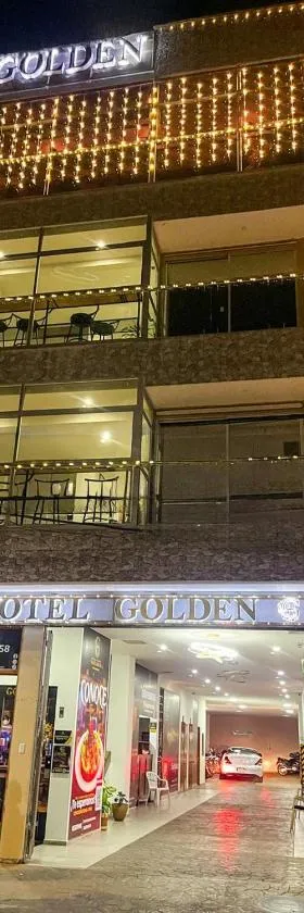 HOTEL GOLDEN CARTAGO，位于卡塔戈的酒店