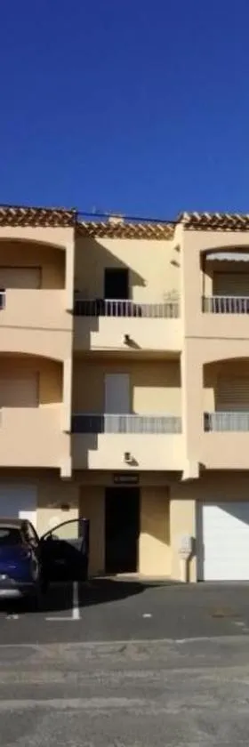 Appartement RDC avec terrasse- 3mn de la plage，位于滨海圣皮埃尔的酒店