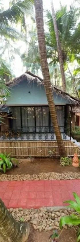 Palm Trees Ayurvedic Heritage，位于帕特南的酒店