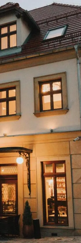 HG Hotel，位于Toszek的酒店