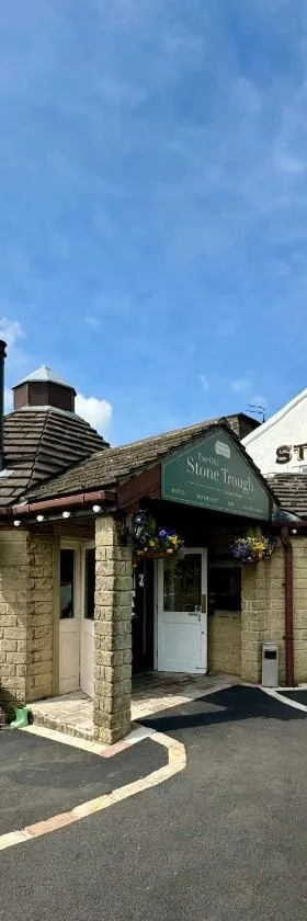 The Old Stone Trough Country Hotel，位于Kelbrook的酒店