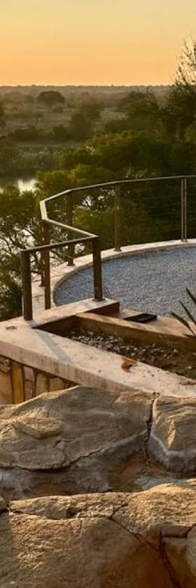 Simanya River Lodge，位于Kanyekama的酒店