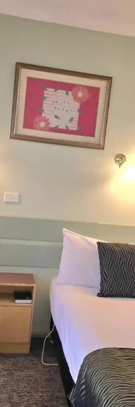 福布斯湖汽车旅馆，位于福布斯的酒店