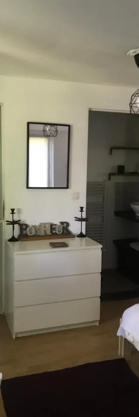 Tiny House，位于Bourdonné的酒店