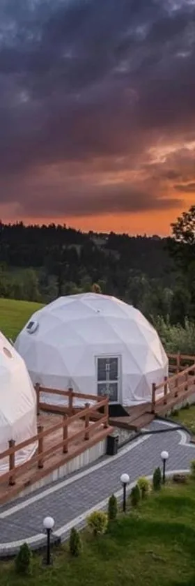 Glamping Pasieka Namiot Glamp Bukowina Tatrzańska - domki w górach，位于Groń的酒店