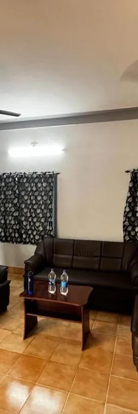 Madura Homestay - Gorgeous Home with 2BHK 5 minutes from NH44，位于马杜赖的酒店