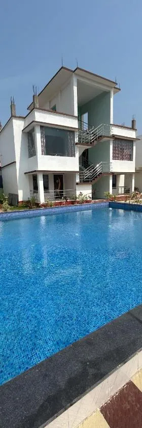 Prantik Hotel And Resorts，位于Tajpur的酒店