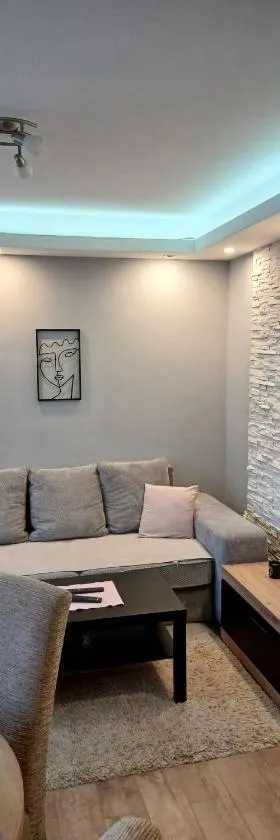 SUNSHINE Apartment，位于克拉古耶瓦茨的酒店