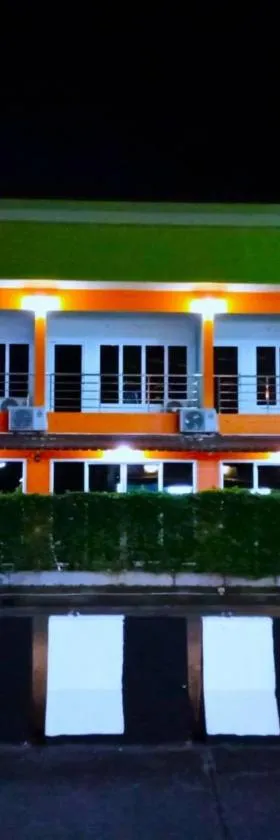 ลูกจ่าปองโฮม Lukjapong Home，位于拉廊的酒店