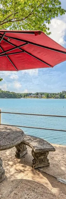 Lake Hickory Trio 1 BR Pink Unit，位于希科里的酒店