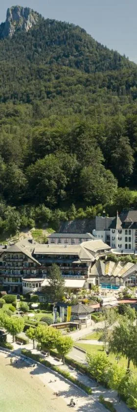 Waldhof Fuschlsee Resort，位于湖滨福煦的酒店