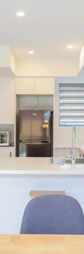 Modern 2-Bed Townhouse Close to City Attractions，位于Addington的酒店