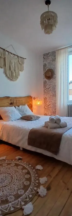 Maison du Bonheur, Chambre Boho，位于Le Pin的酒店