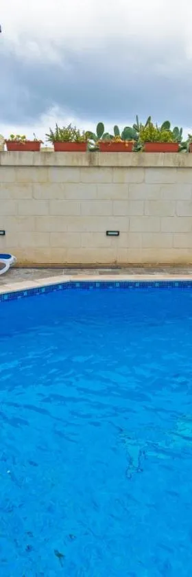 Holiday Home with Private Pool in Gozo，位于休吉让的酒店