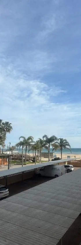 A primera línea de playa，位于甘迪亚海滩的酒店