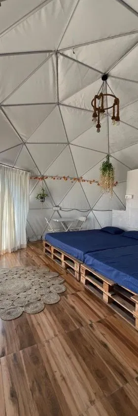 JSOT Lake-View Glamping Domes, Mulshi-Pune，位于Kolvan的酒店