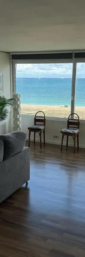 Spacious Apartment in Valencia with Sea View - 160 sqm，位于瓦伦西亚的酒店