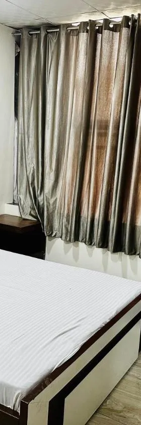 Grover International hotel，位于巴廷达的酒店