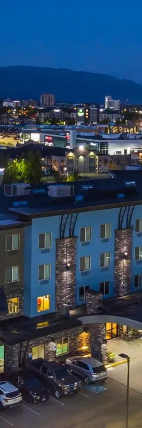 Comfort Suites Kelowna，位于基洛纳的酒店