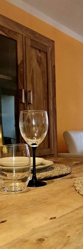 Ferienwohnung Sonnenfeld mit Gartenblick，位于弗赖拉辛的酒店