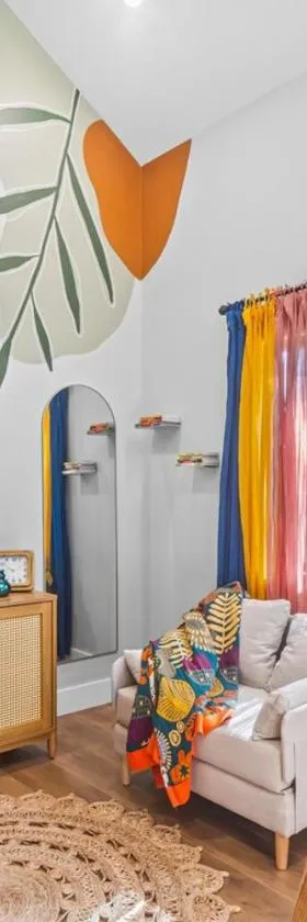 Secluded Tiny Home in Exclusive Paris Mountain!，位于格林维尔的酒店