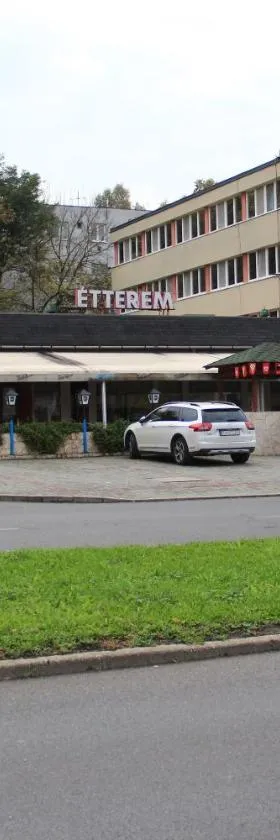 奥兹德酒店，位于Ózd的酒店