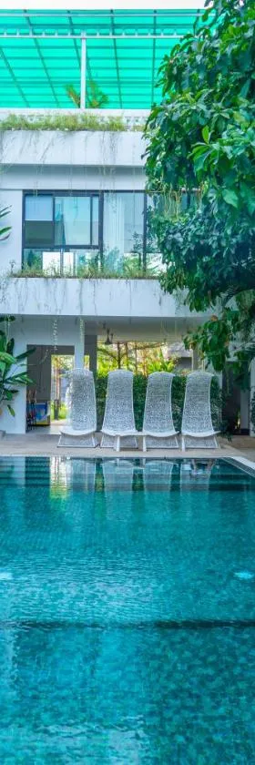 Raing Phnom Bungalow，位于贡布的酒店