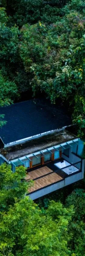 Wayanad Silverwoods Forest Resort & Spa，位于Padinjarathara的酒店