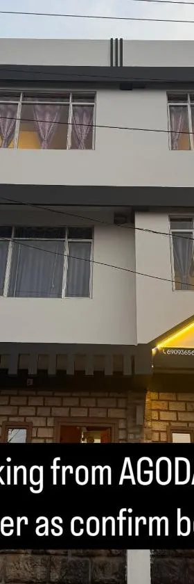 Aisha Guest House Bed & Breakfast，位于乞拉朋齐的酒店