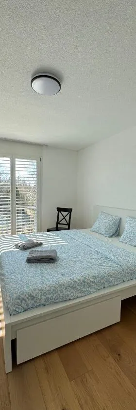 VK - HL - Zürich Airport - Luxury - Homestay - Härdlenstrasse - Kloten，位于克洛滕的酒店