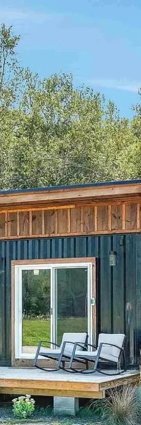 Modern Cabin in pristine nature，位于Rumney的酒店